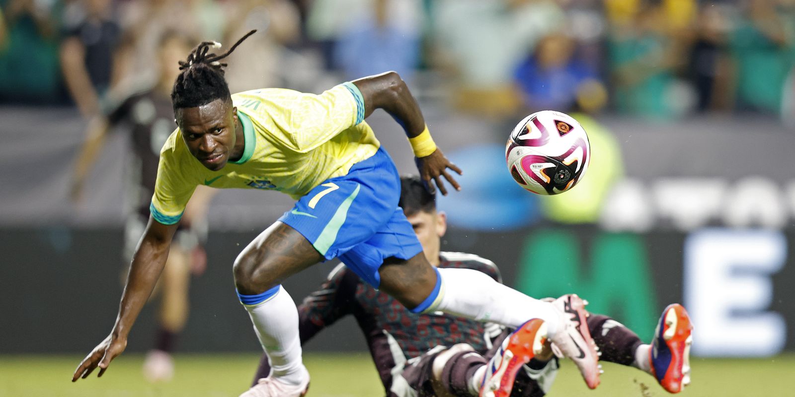 Brasil enfrenta EUA em último teste para a Copa América-MG