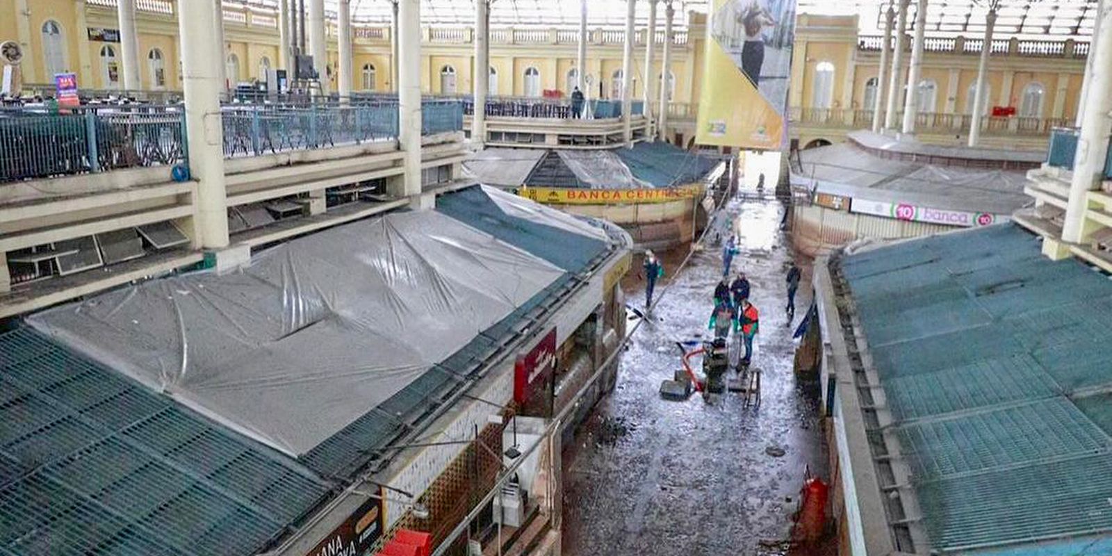 Mercado Público de Porto Alegre reabre com 53 lojas