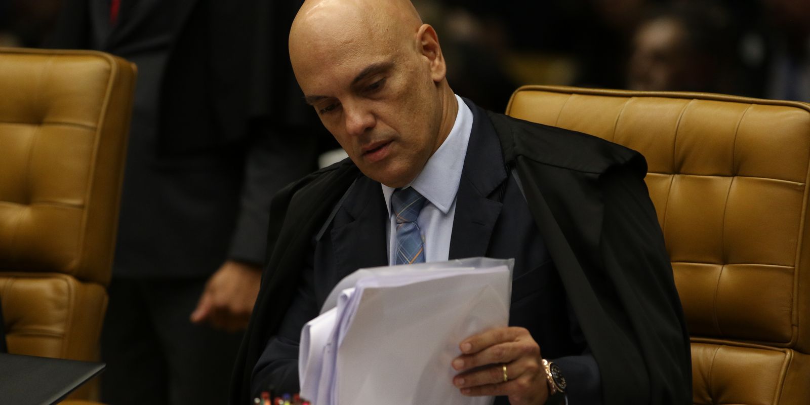 Moraes dá 10 dias para SP explicar modelo de escolas cívico-militares