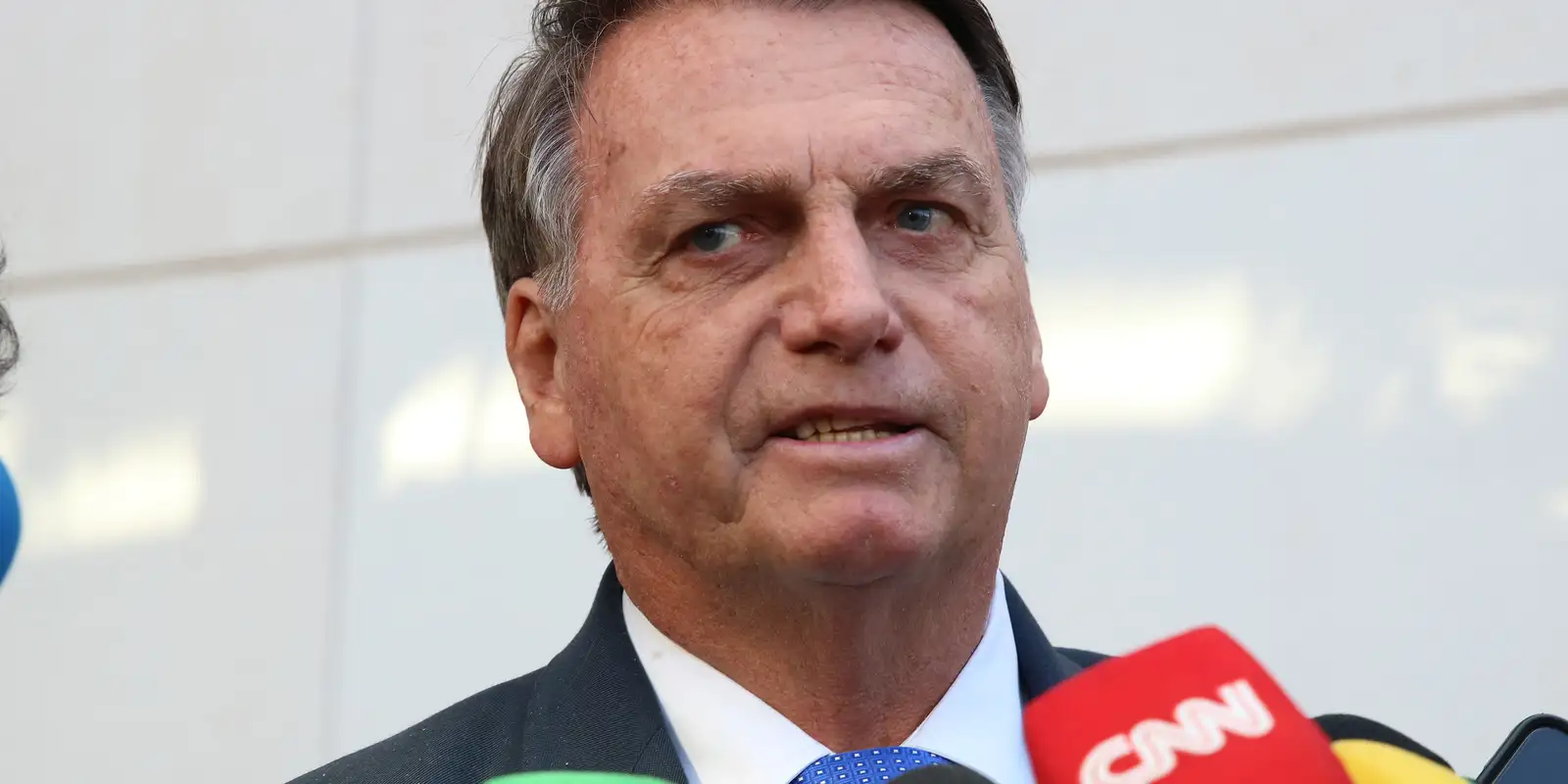 PF indicia Bolsonaro e Mauro Cid no caso das joias sauditas