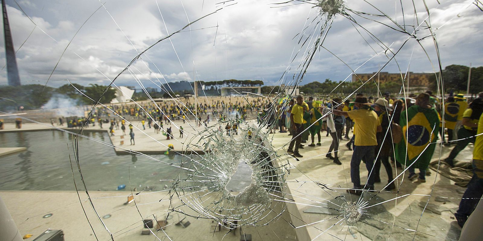 Anistiar crimes contra democracia é inconstitucional, dizem juristas