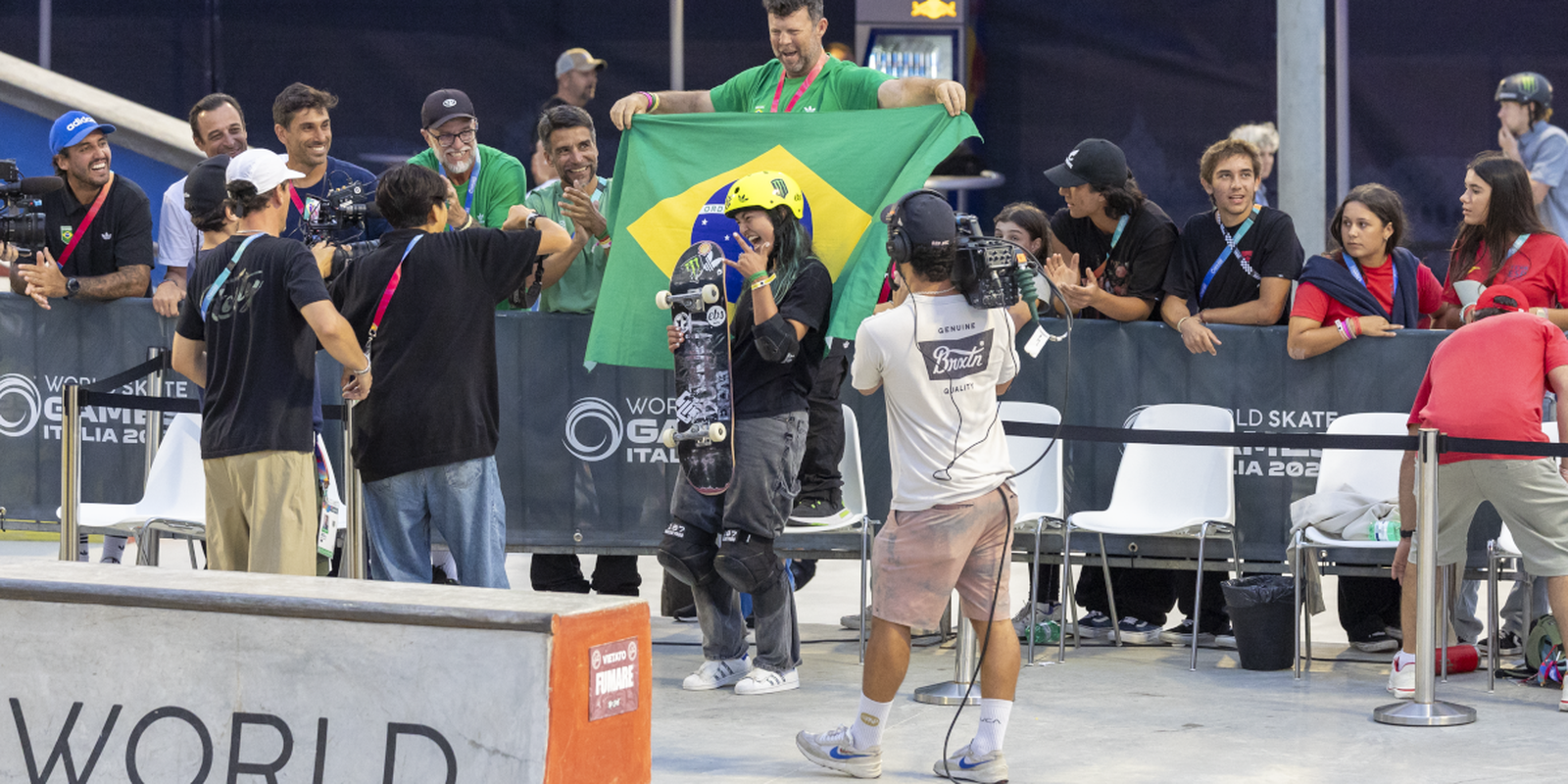 Raicca Ventura conquista Mundial de skate park na Itália