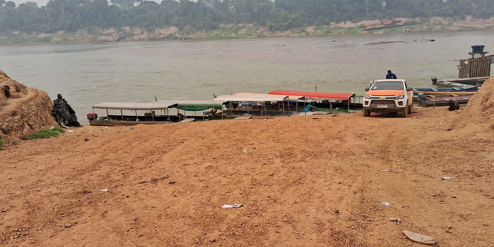 Seca no Rio Madeira e queimadas afetam moradores de Porto Velho