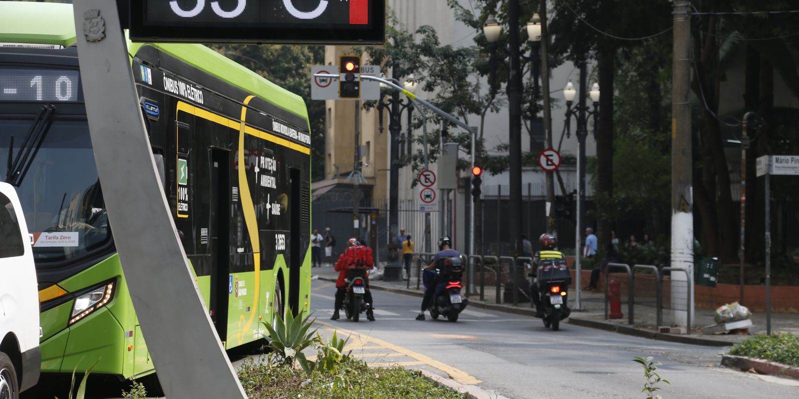 Tempo segue seco e ensolarado nesta sexta-feira na capital paulista