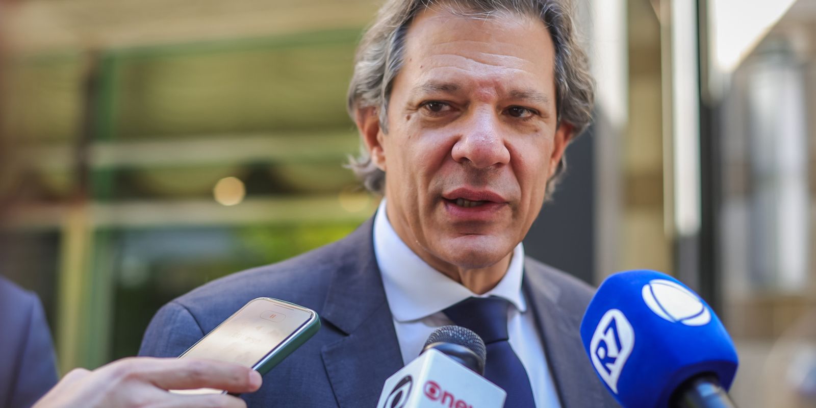 Arrecadação recorde vem de recomposição da base fiscal, diz Haddad