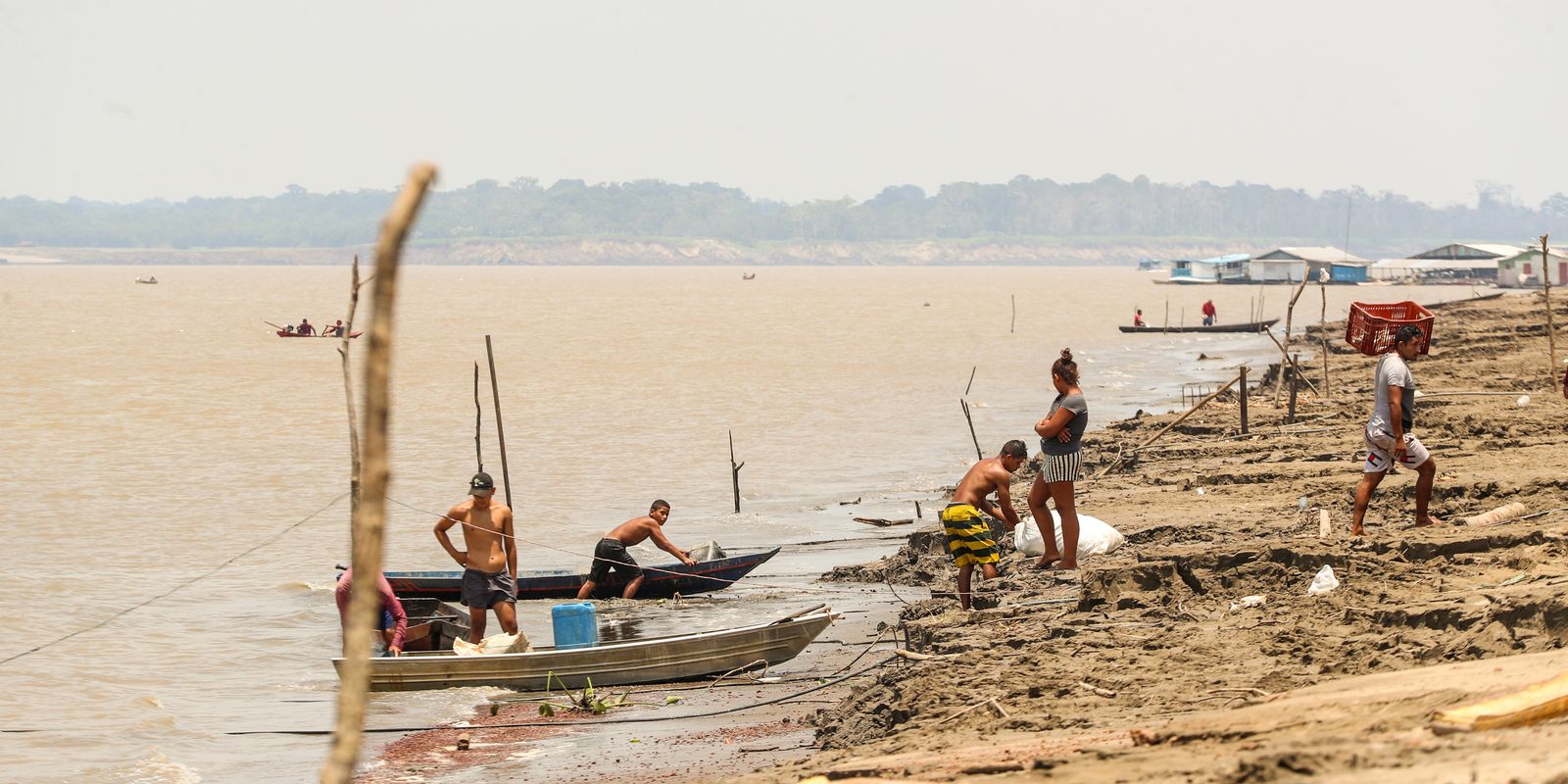 Governo concede auxílio a pescadores afetados por seca na Região Norte