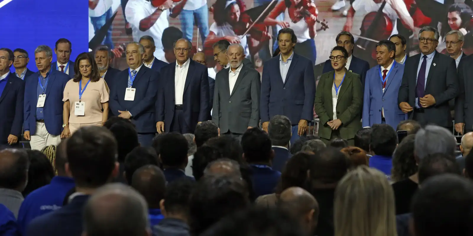 Lula amplia Programa Acredita para beneficiar empresas exportadoras