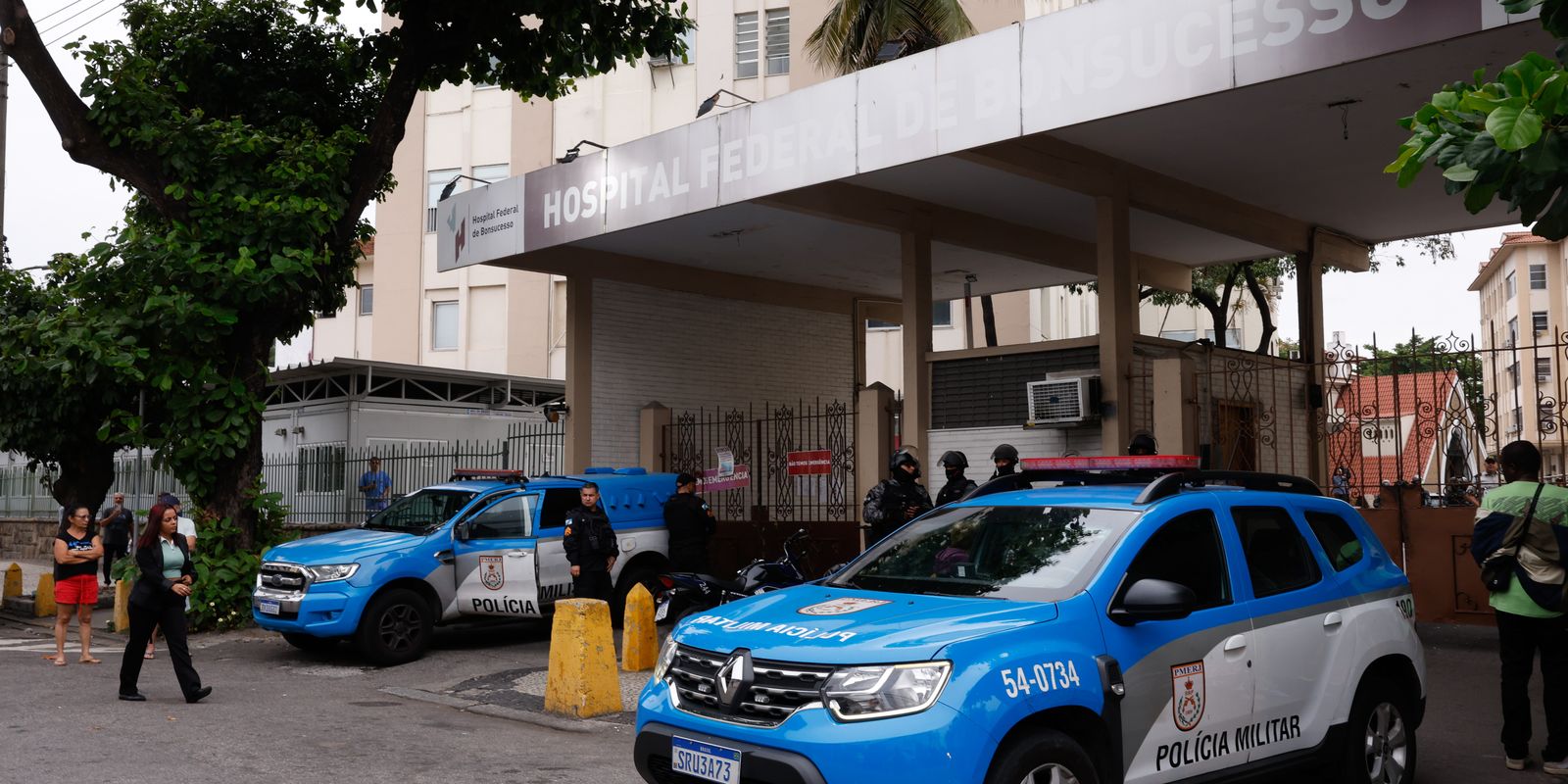 Manifestantes são retirados; direção assume Hospital de Bonsucesso