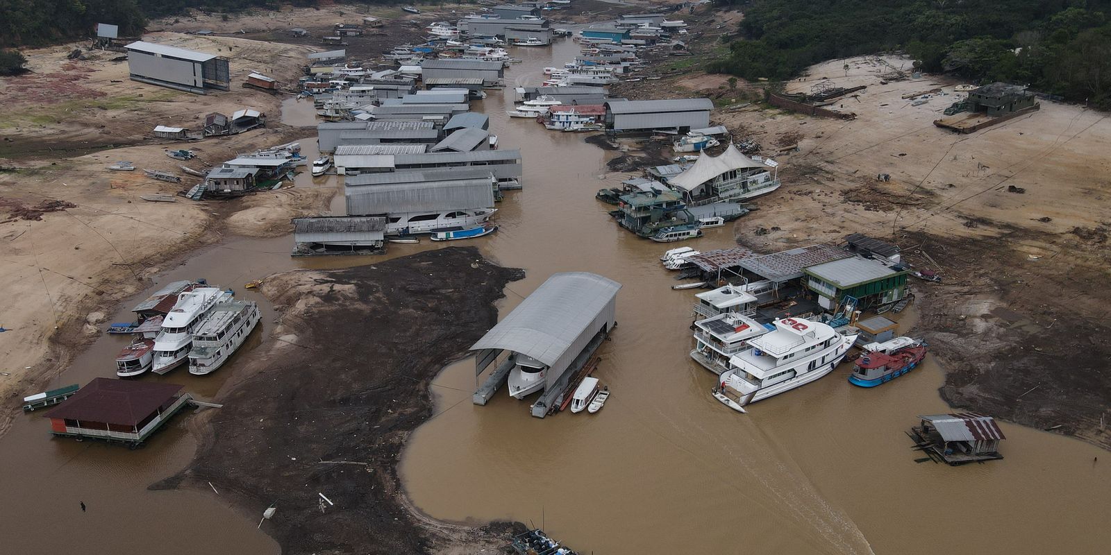 Nível do Rio Negro sobe, mas estiagem ainda não acabou no Amazonas